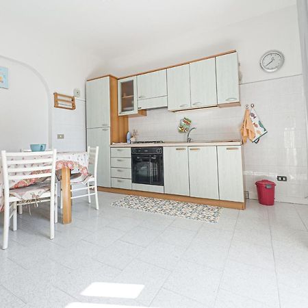 Seashore House - Appartamento A 100 Mt Dal Mare Вилафранка Тирена Екстериор снимка