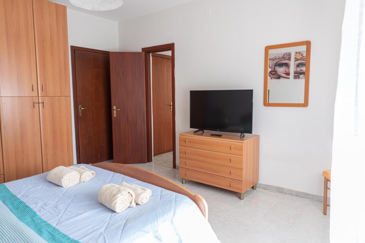 Seashore House - Appartamento A 100 Mt Dal Mare Вилафранка Тирена Екстериор снимка