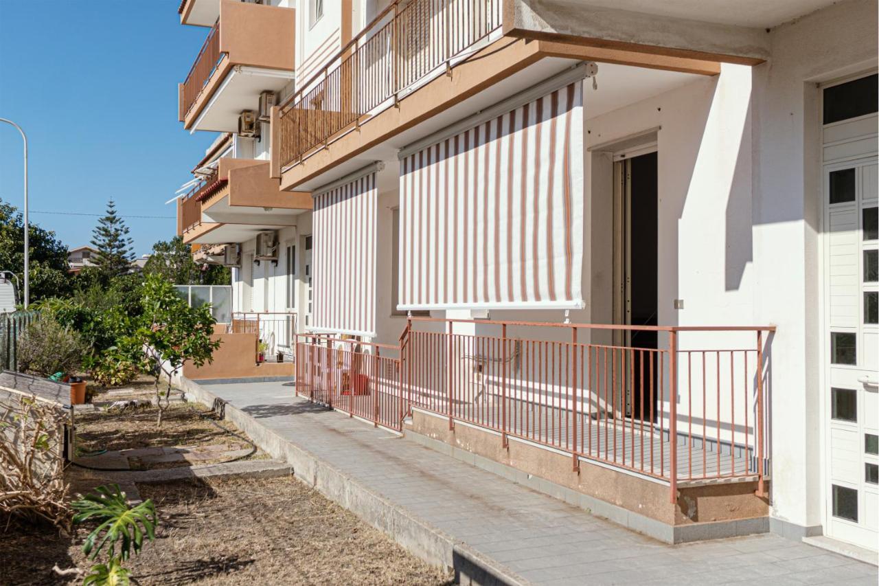 Seashore House - Appartamento A 100 Mt Dal Mare Вилафранка Тирена Екстериор снимка