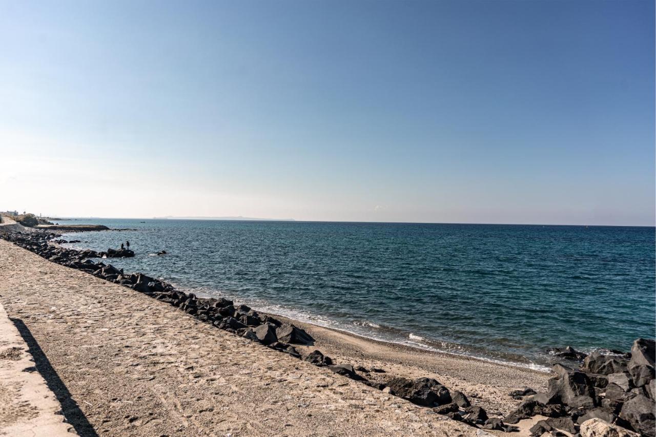 Seashore House - Appartamento A 100 Mt Dal Mare Вилафранка Тирена Екстериор снимка